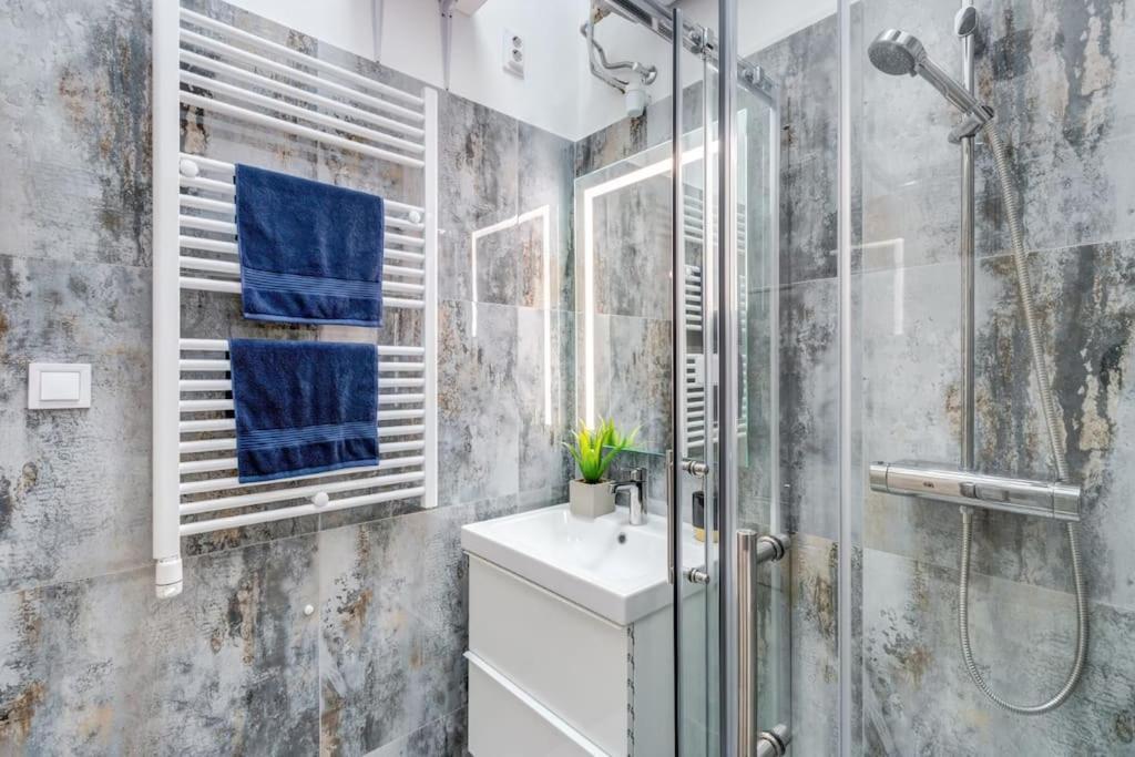 Modern Luxe Retreat Apartament *