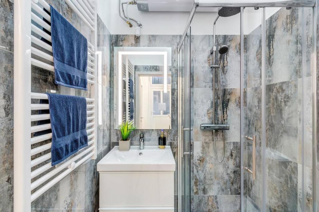 Modern Luxe Retreat Apartament *